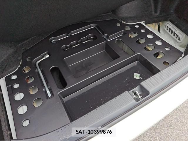 Toyota MARK X 2020-02 8830082-27
