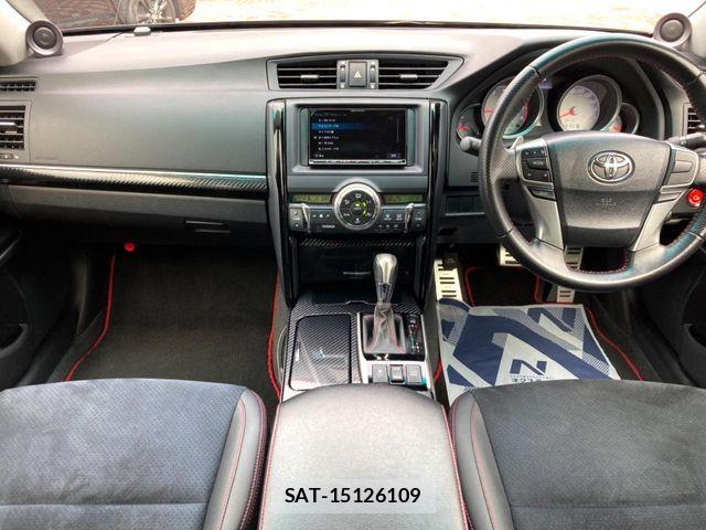 Toyota MARK X 2016-04 8830083-1