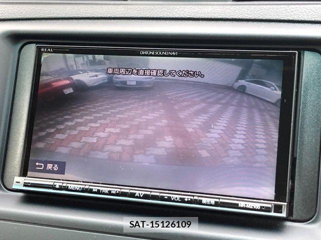 Toyota MARK X 2016-04 8830083-3