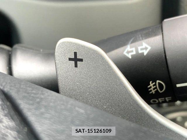 Toyota MARK X 2016-04 8830083-4