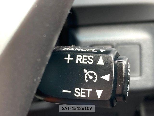 Toyota MARK X 2016-04 8830083-5