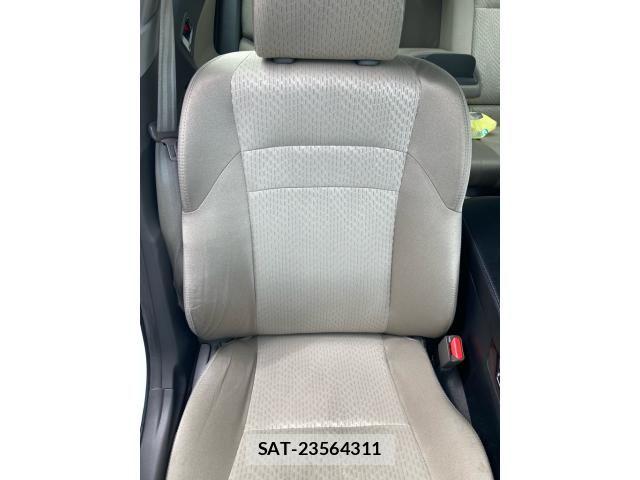 Toyota MARK X 2012-05 8849663-11
