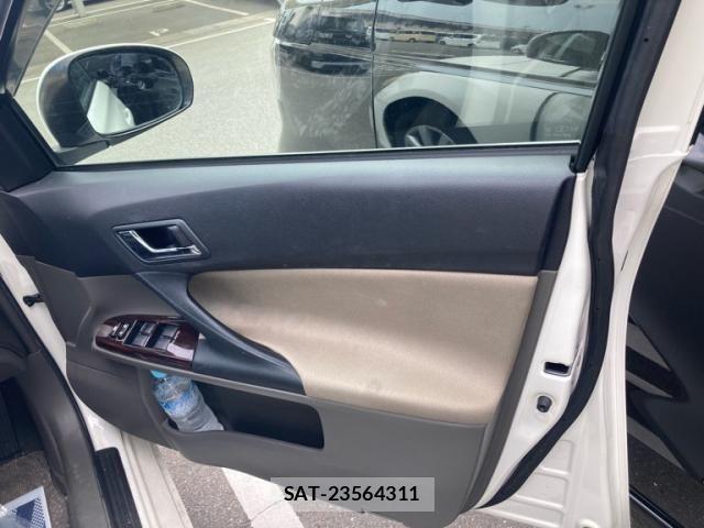 Toyota MARK X 2012-05 8849663-12