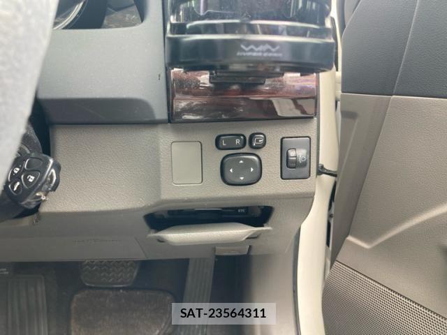 Toyota MARK X 2012-05 8849663-14