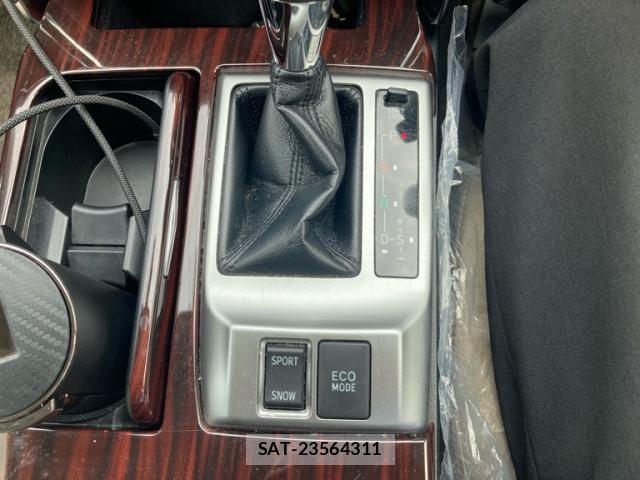 Toyota MARK X 2012-05 8849663-15