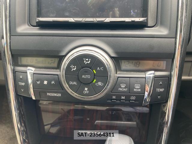 Toyota MARK X 2012-05 8849663-16