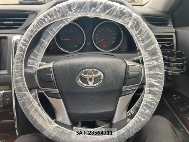 Toyota MARK X 2012-05 8849663-17