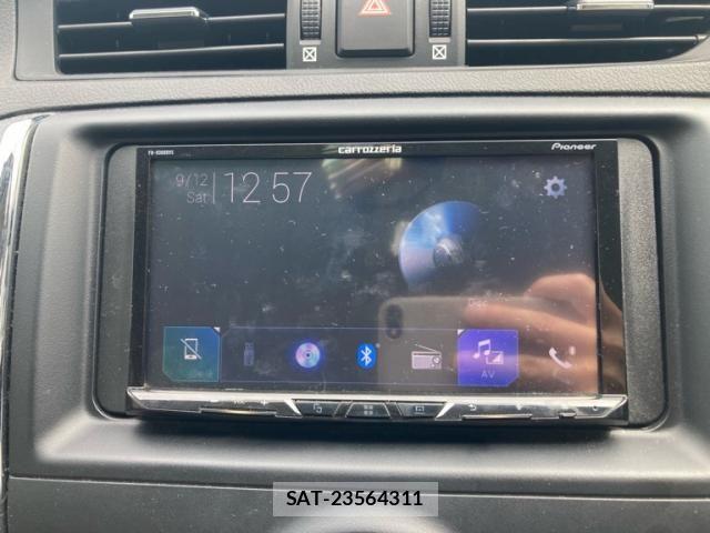 Toyota MARK X 2012-05 8849663-19