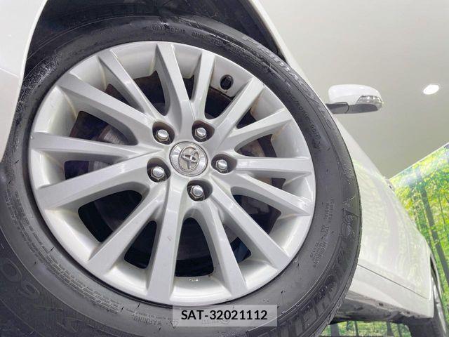 Toyota MARK X 2013-07 8849659-11