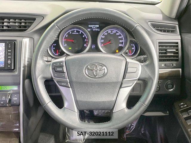 Toyota MARK X 2013-07 8849659-12