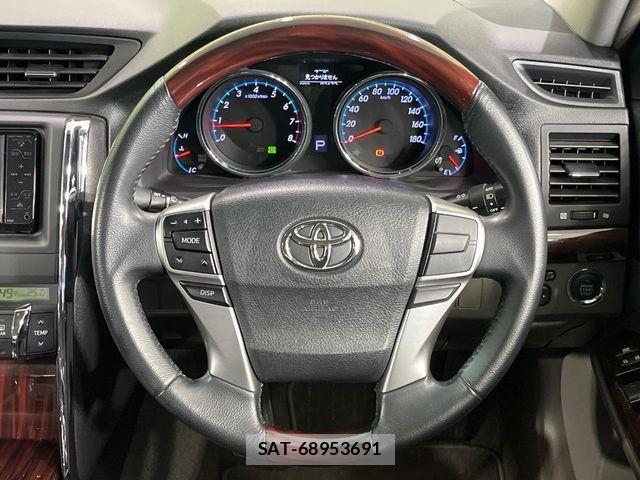 Toyota MARK X 2012-03 8849661-11