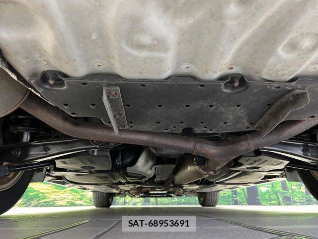 Toyota MARK X 2012-03 8849661-19