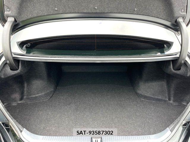 Toyota MARK X 2018-06 8849235-12