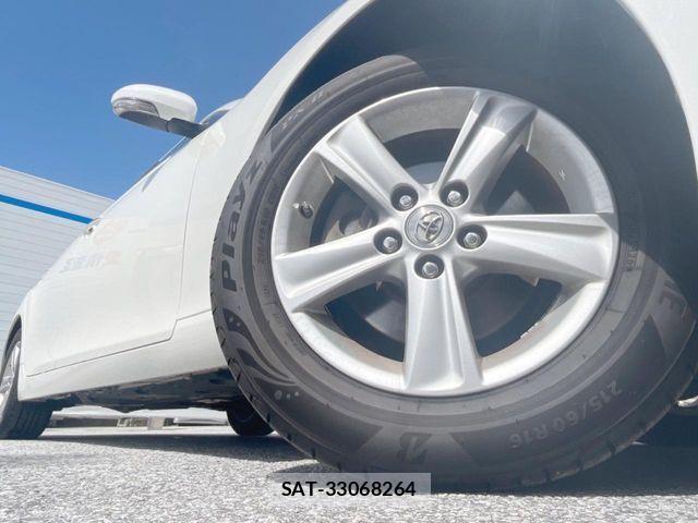 Toyota MARK X 2012-05 8871384-13