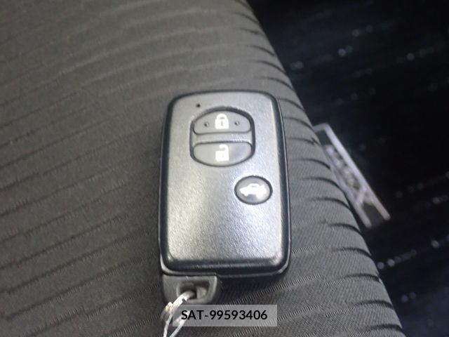 Toyota MARK X 2017-10 8871383-29