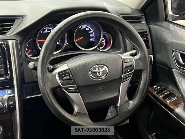 Toyota MARK X 2017-05 8880610-19