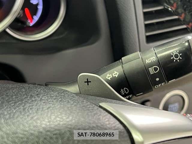 Toyota MARK X 2019-12 8880608-9
