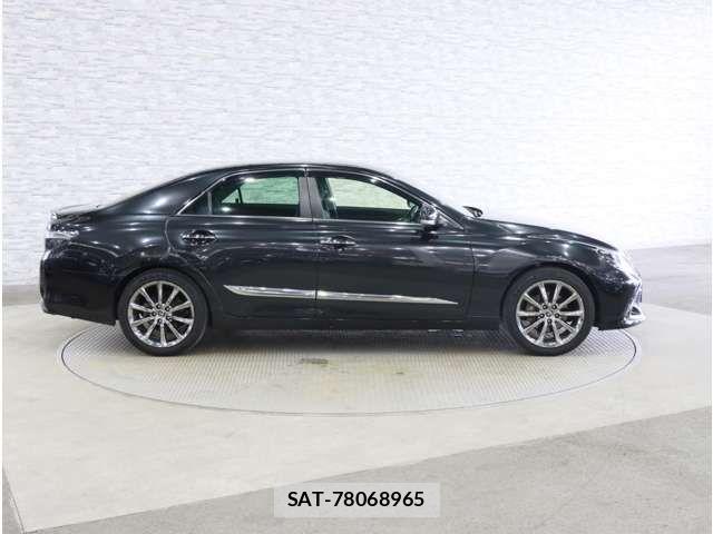 Toyota MARK X 2019-12 8880608-13