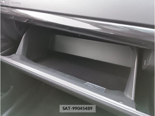 Toyota MARK X 2012-03 8880613-15