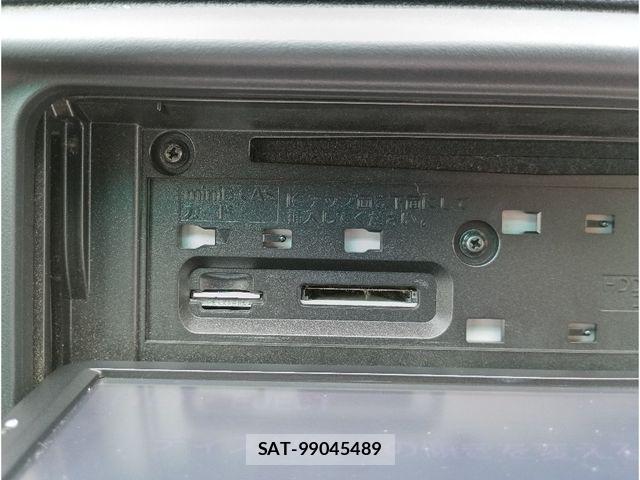 Toyota MARK X 2012-03 8880613-17