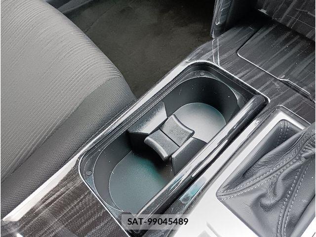 Toyota MARK X 2012-03 8880613-19