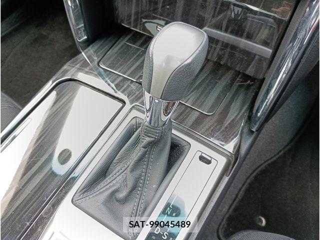 Toyota MARK X 2012-03 8880613-20