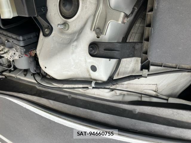 Toyota MARK X 2013-07 8880609-23