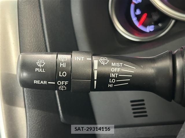 Toyota MARK X 2013-03 8880612-16