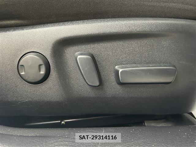 Toyota MARK X 2013-03 8880612-24