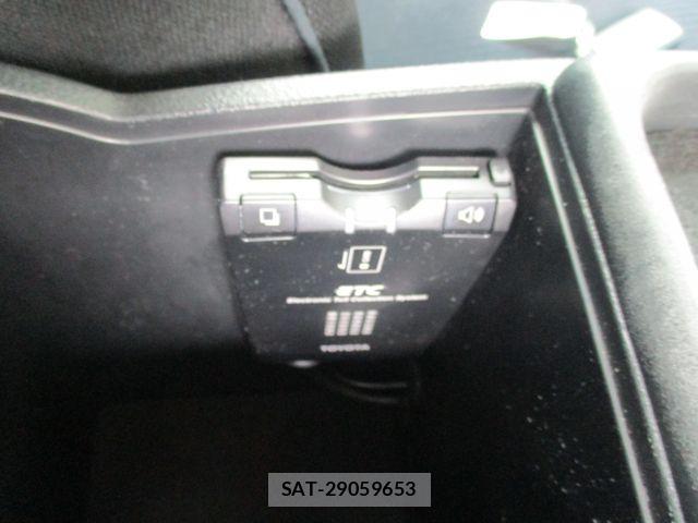 Toyota MARK X 2011-06 7358616-19