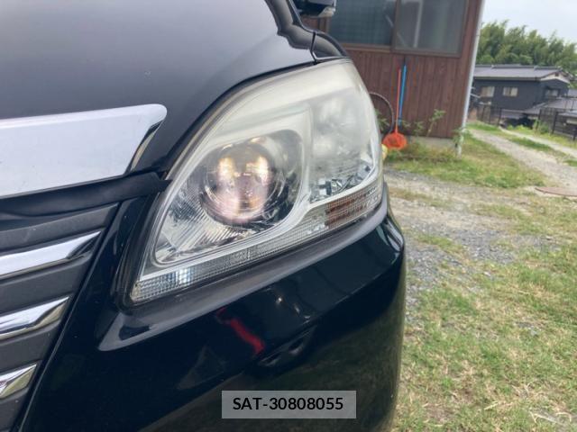 Toyota MARK X 2011-07 7455536-2