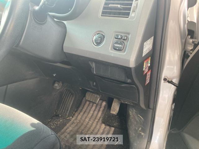 Toyota MARK X 2012-06 7455537-18