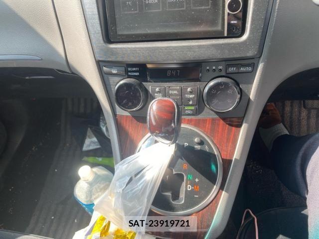 Toyota MARK X 2012-06 7455537-23