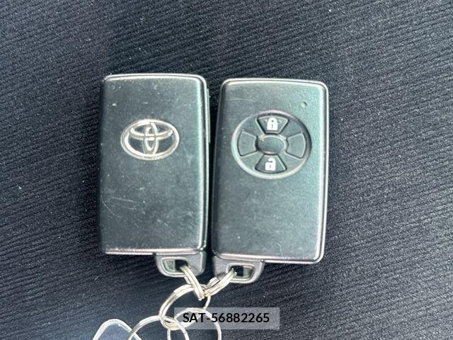 Toyota MARK X 2012-08 7617823-13