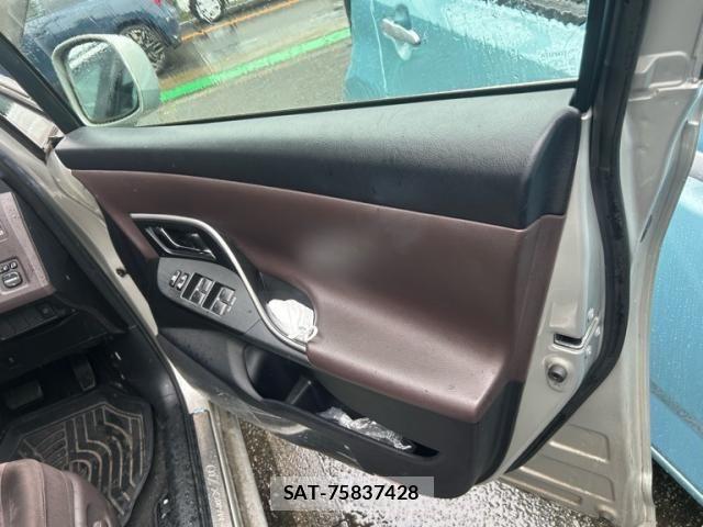 Toyota MARK X 2007-10 8131086-11