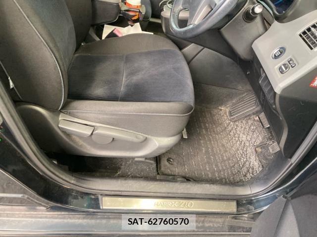 Toyota MARK X 2011-02 8230711-14