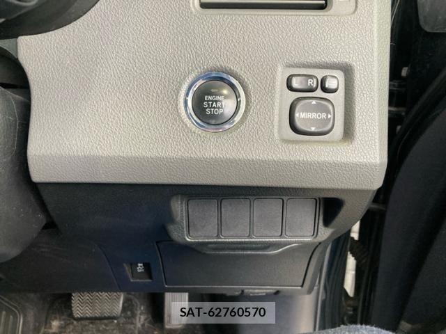 Toyota MARK X 2011-02 8230711-17