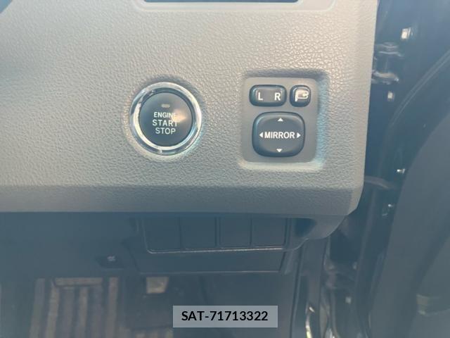 Toyota MARK X 2012-08 8230699-14