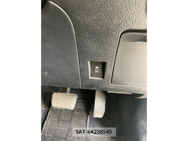 Toyota MARK X 2013-02 8336658-17
