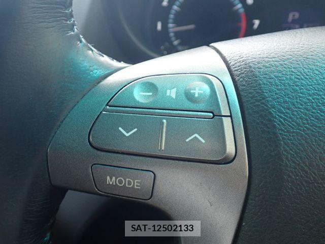 Toyota MARK X 2011-07 8336657-18
