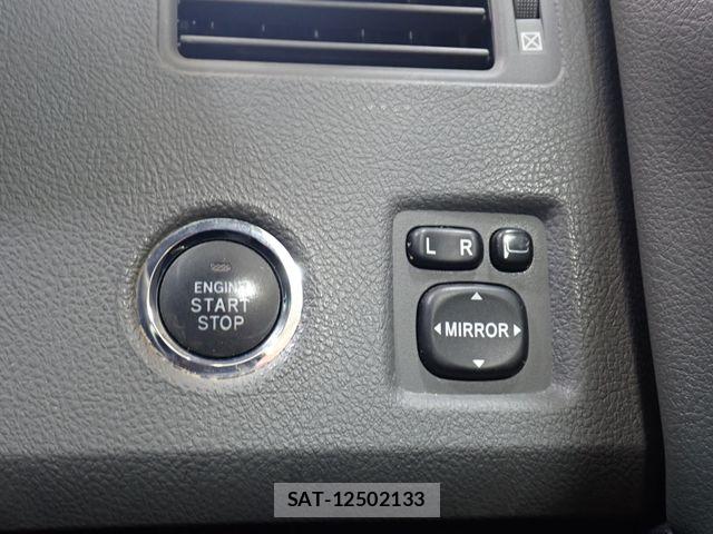 Toyota MARK X 2011-07 8336657-19