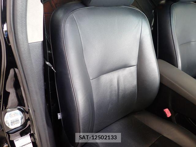 Toyota MARK X 2011-07 8336657-22