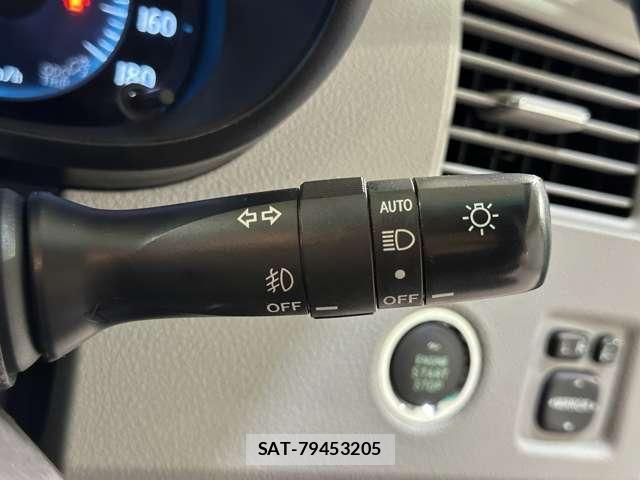 Toyota MARK X 2007-10 8562533-11