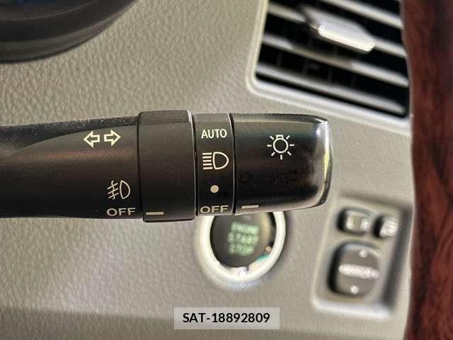 Toyota MARK X 2009-10 8562530-11