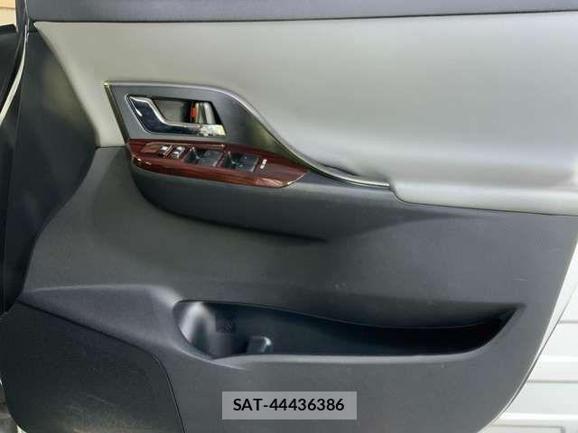 Toyota MARK X 2012-07 8627561-13