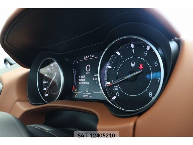 Maserati GHIBLI 2021-07 1212713-17