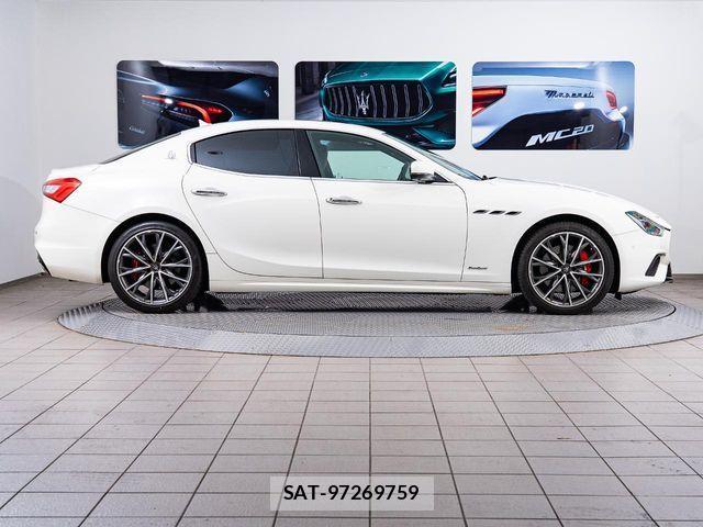 Maserati GHIBLI 2019-08 1391798-15