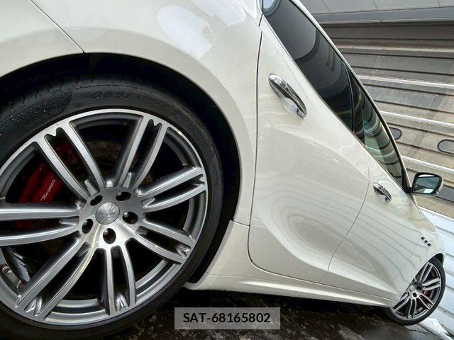 Maserati GHIBLI 2014-06 1826397-11