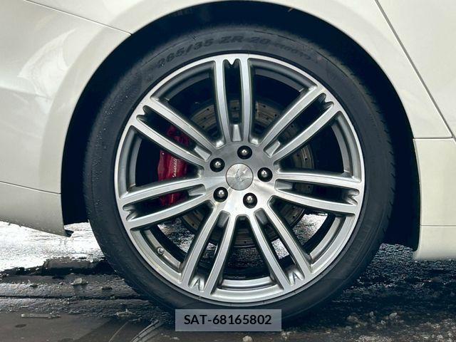 Maserati GHIBLI 2014-06 1826397-12