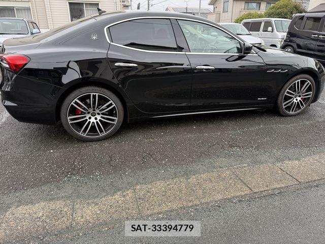 Maserati GHIBLI 2021-10 2002467-4